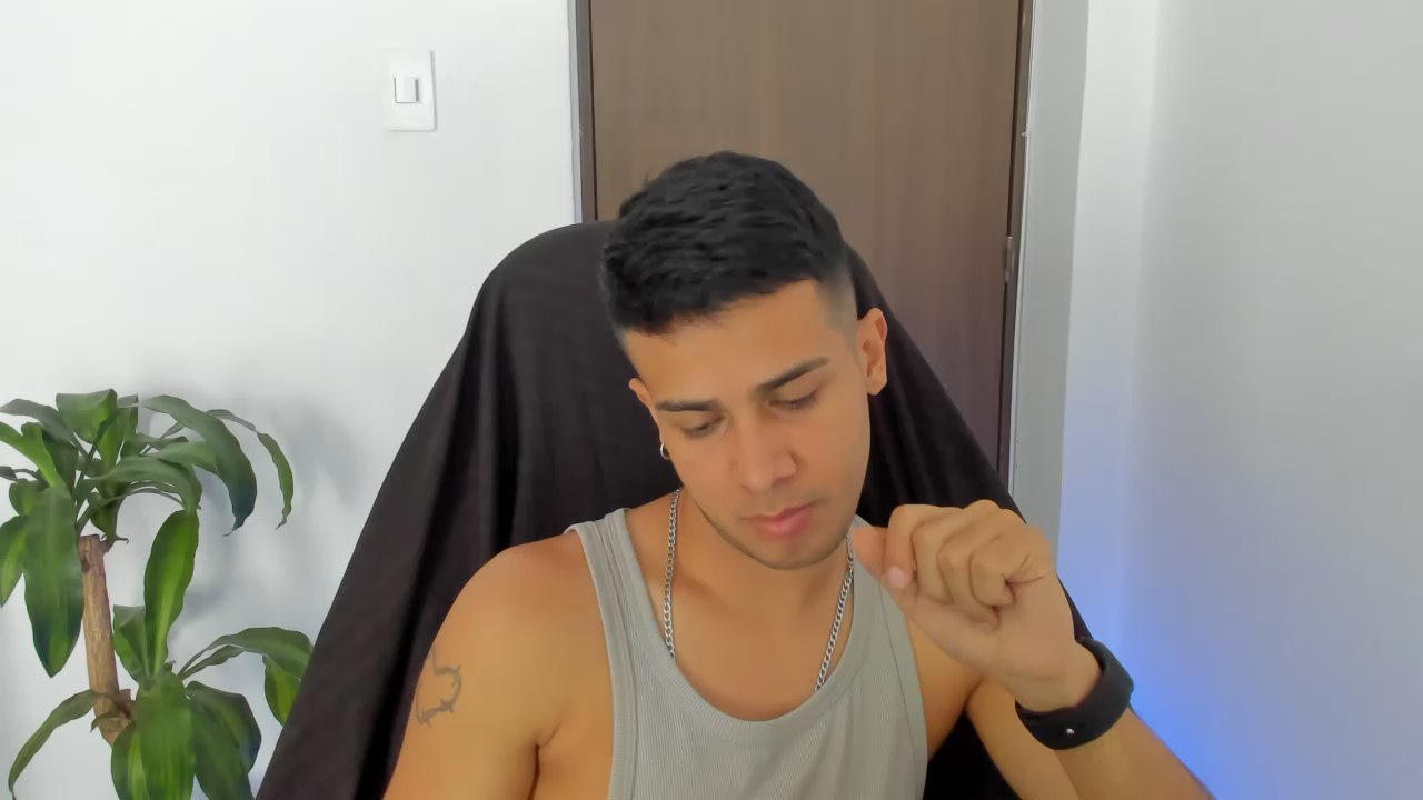 AbelAsburgo live cam model at Cam4