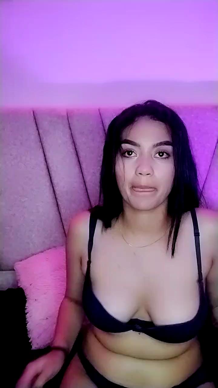 Watch Alahiateen live on cam on Cam4