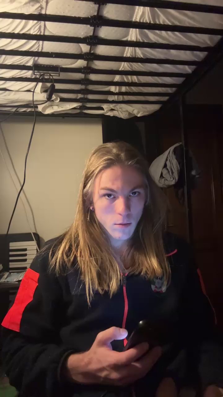 Watch Alexbisex3040 live on cam on Cam4