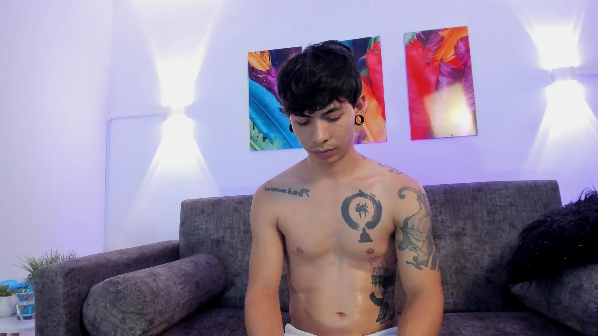 ArturCarter live cam model at Cam4
