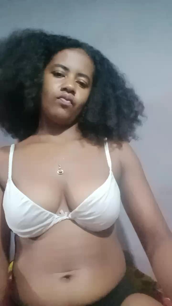 Barbie2372 Live Cam on Cam4 and RICams