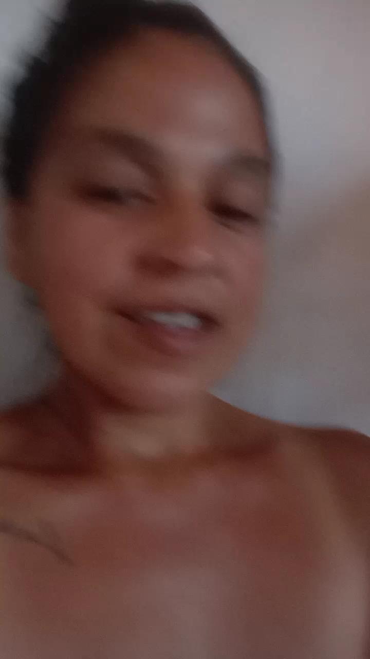 Sex chat gratuit in direct cu Bellota3232 pe Cam4