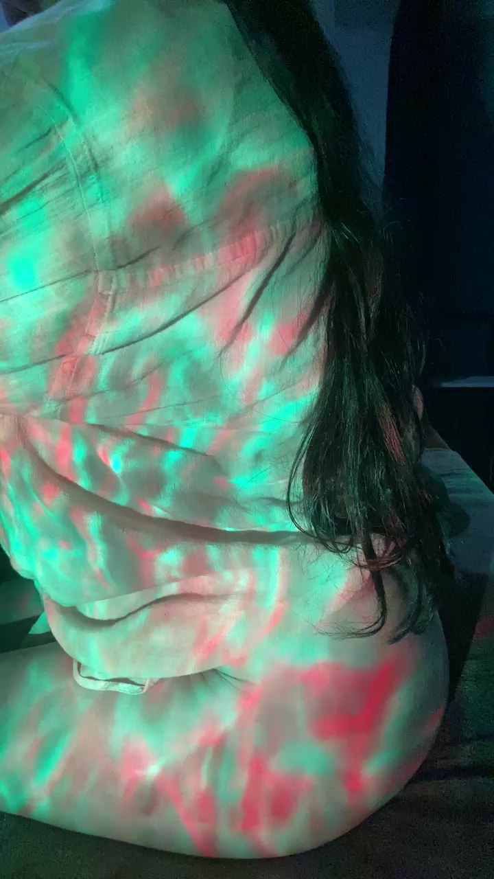 Watch BettyPageeeeeee live on cam on Cam4