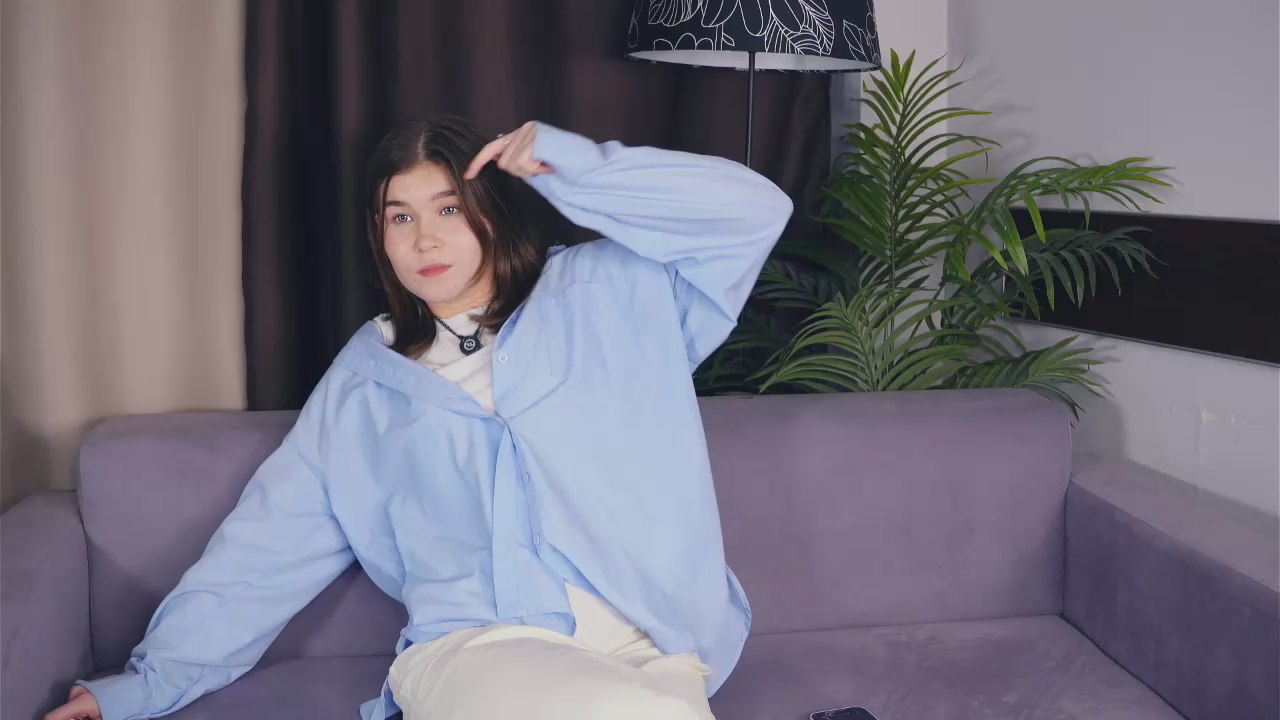  BeverleyCowdin chat room