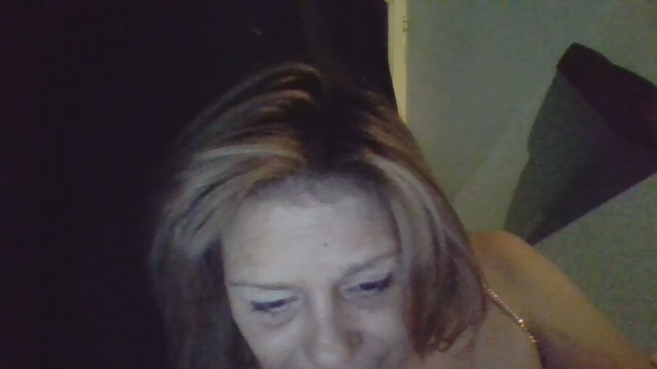 Watch Bijouloulou live on cam on Cam4