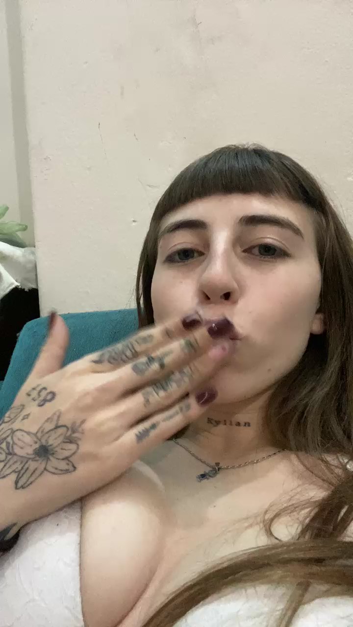 Brennbyoff - live cam model from Argentina