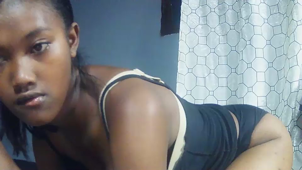 Watch Butterflie21 live on cam on Cam4