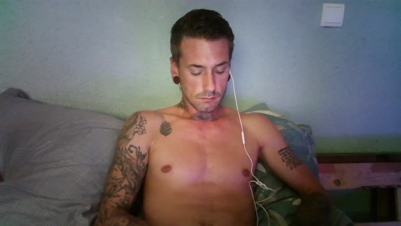 Watch  CPL33FF live on cam at Cam4