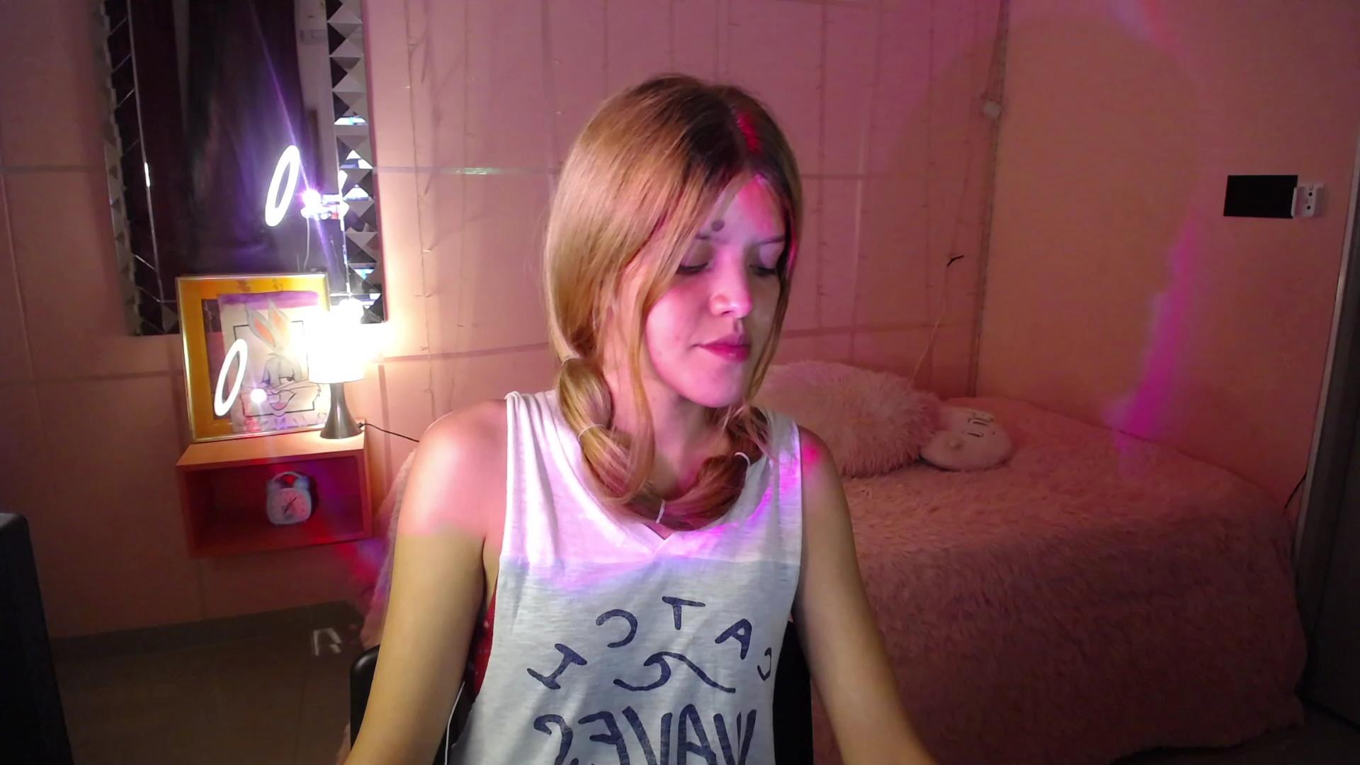 Watch Carly_09 live on cam on Cam4