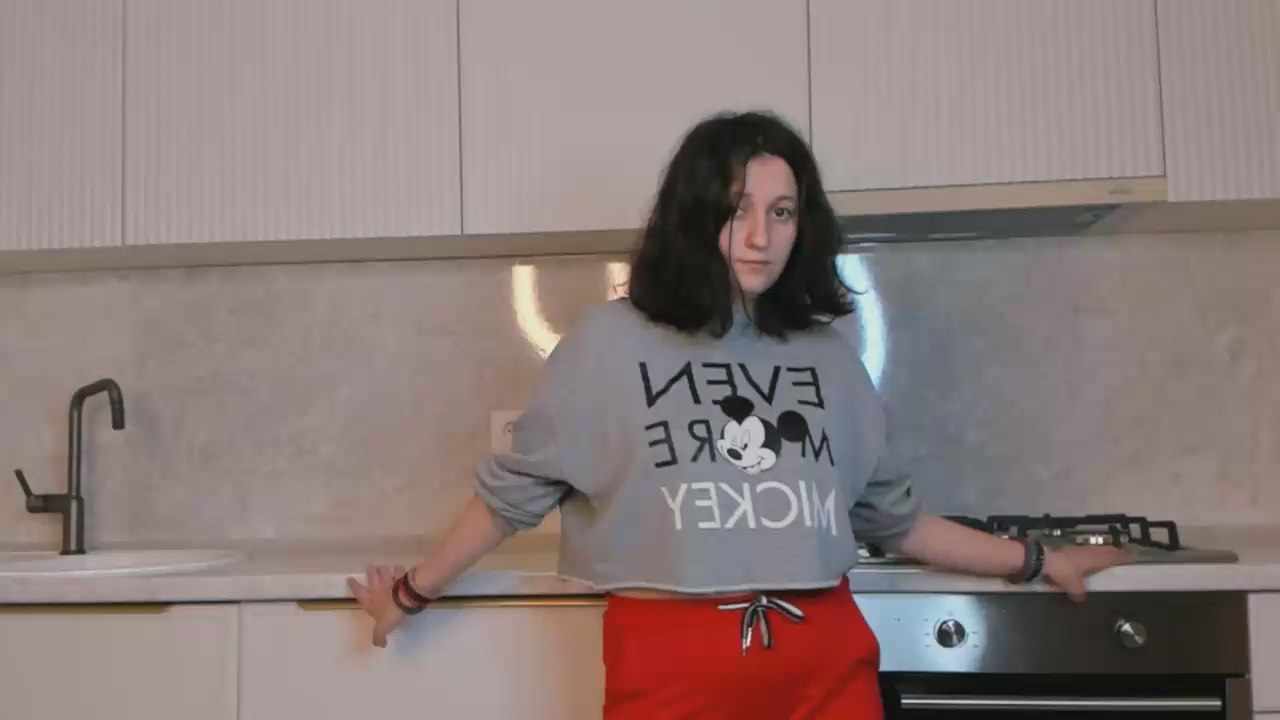 Watch  CateHails live on cam at Cam4