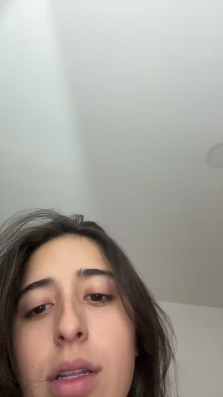 Sex chat gratuit in direct cu Cherry____777 pe Cam4