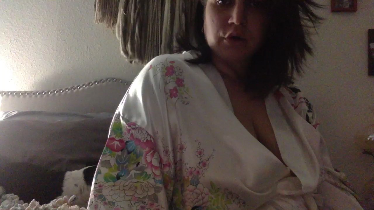 Watch Cherrygirl69 live on cam on Cam4
