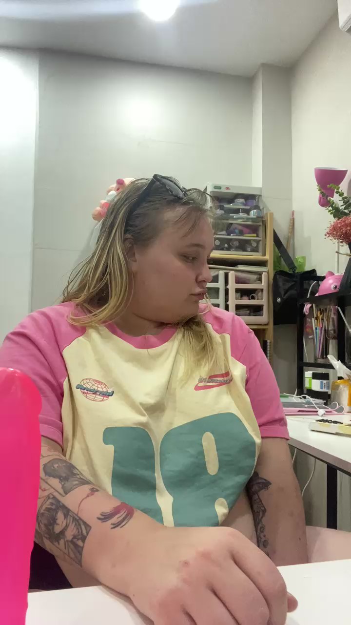 Chubby_Lizzy Live Cam on Cam4