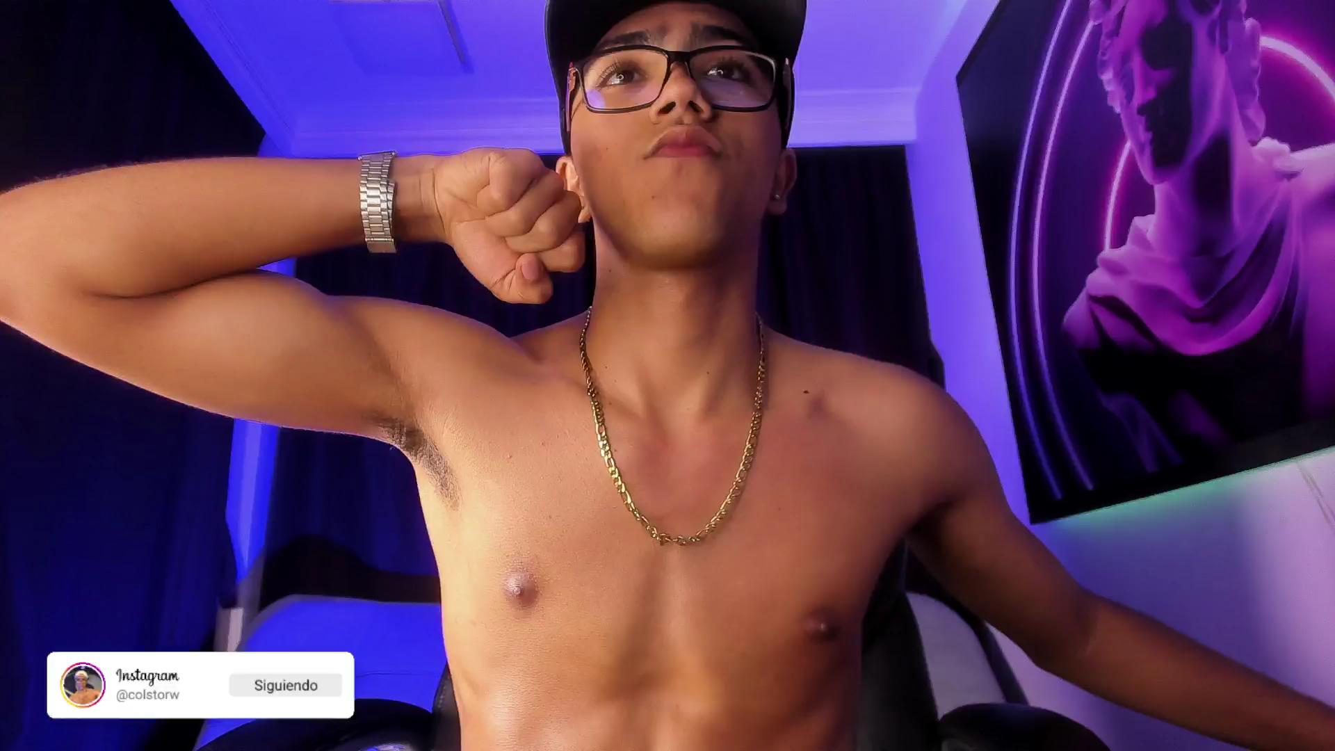 Colstorw_ live cam model at Cam4