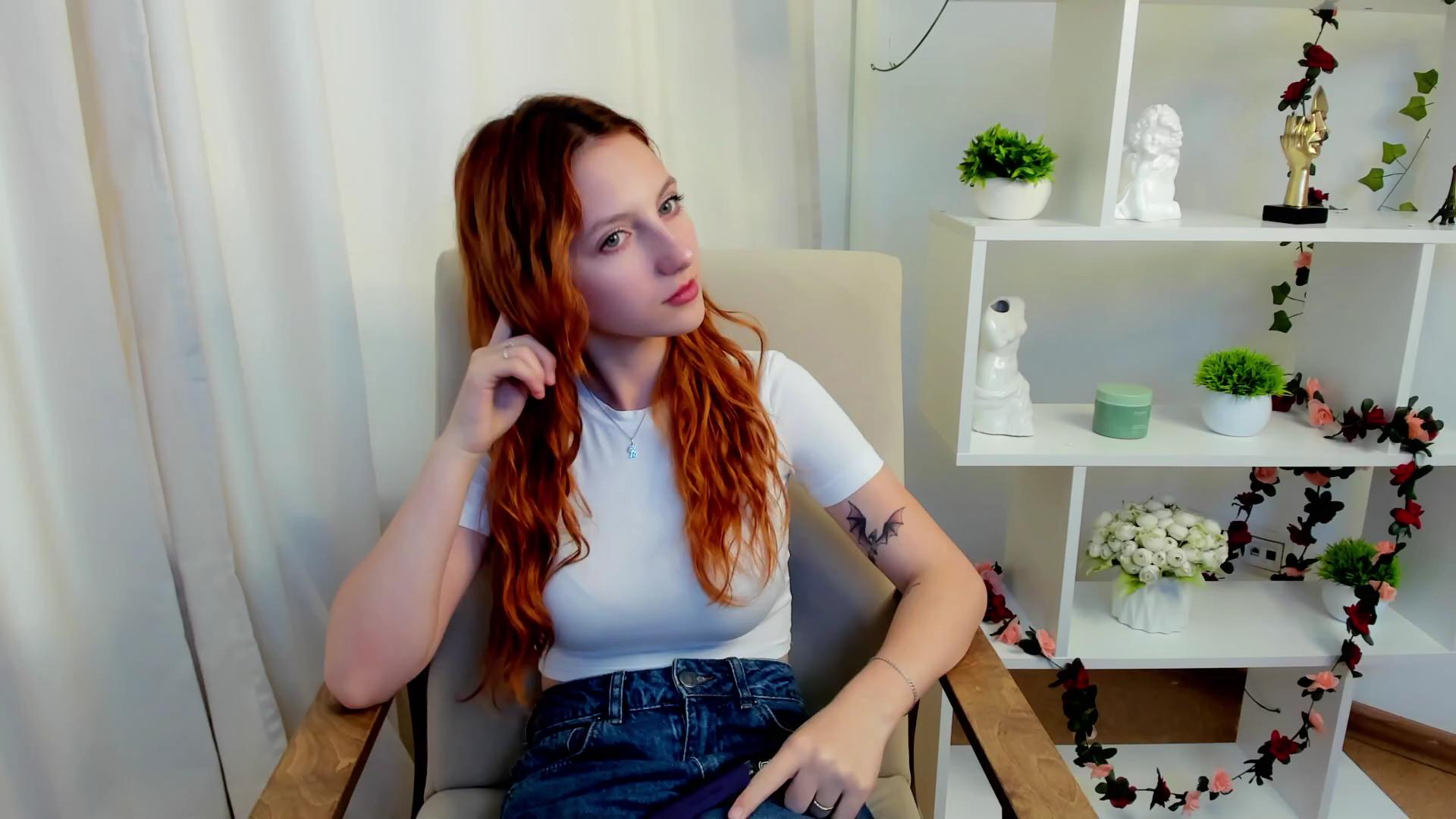 DellLittlehale live cam model at Cam4