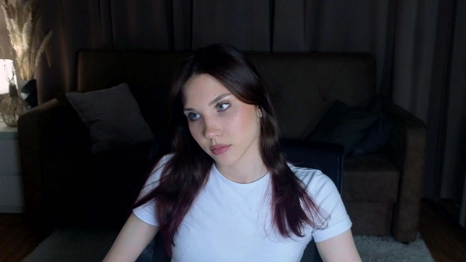 DeneenConine live cam model at Cam4