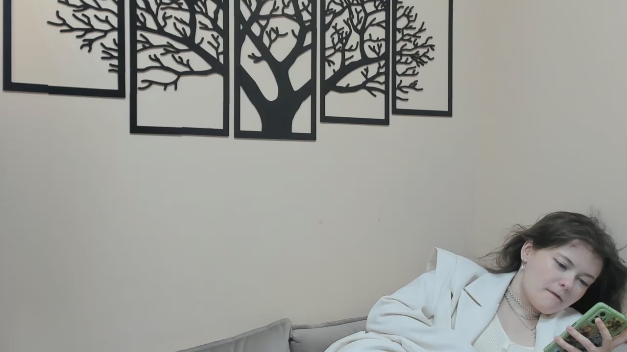 Watch DespinaSpina live on cam on Cam4