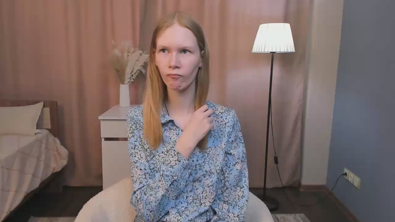 DinoLina from Cam4 is Freechat