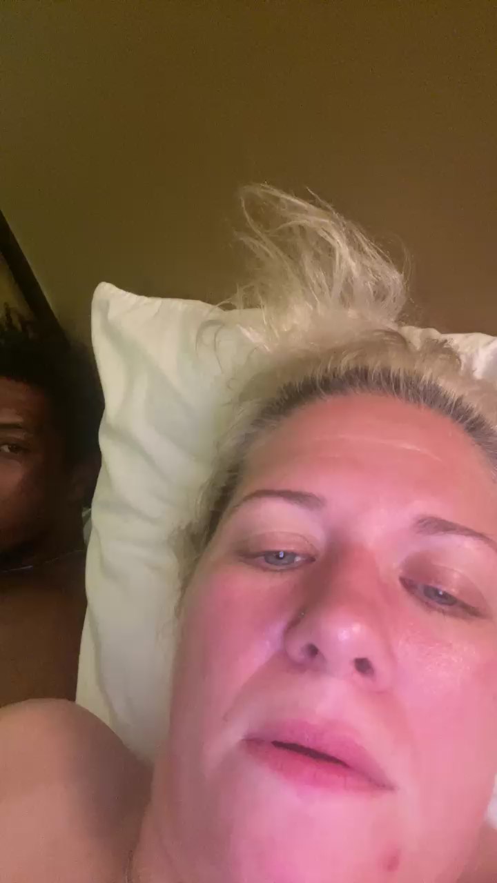  Dixxxienormous chat room