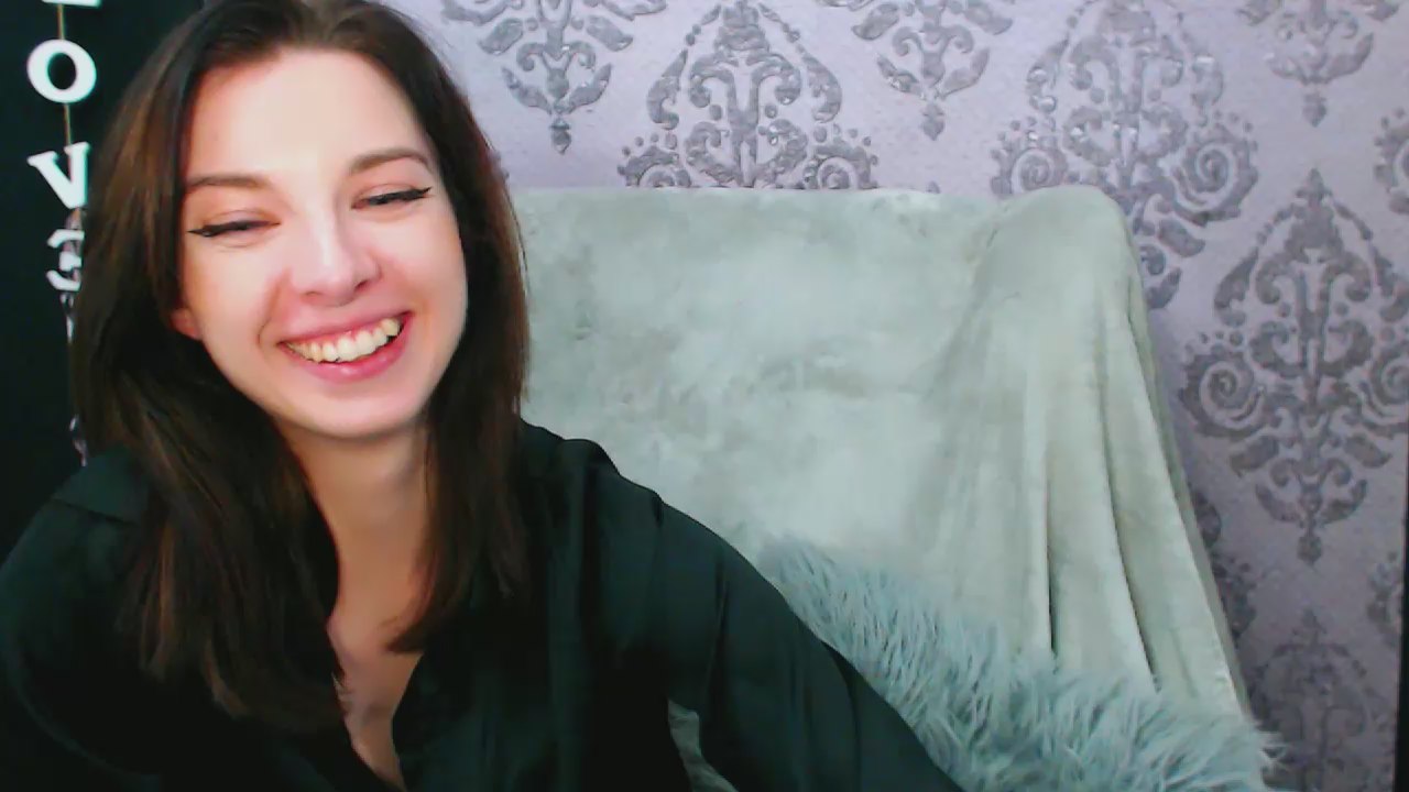  DominantLuna chat room