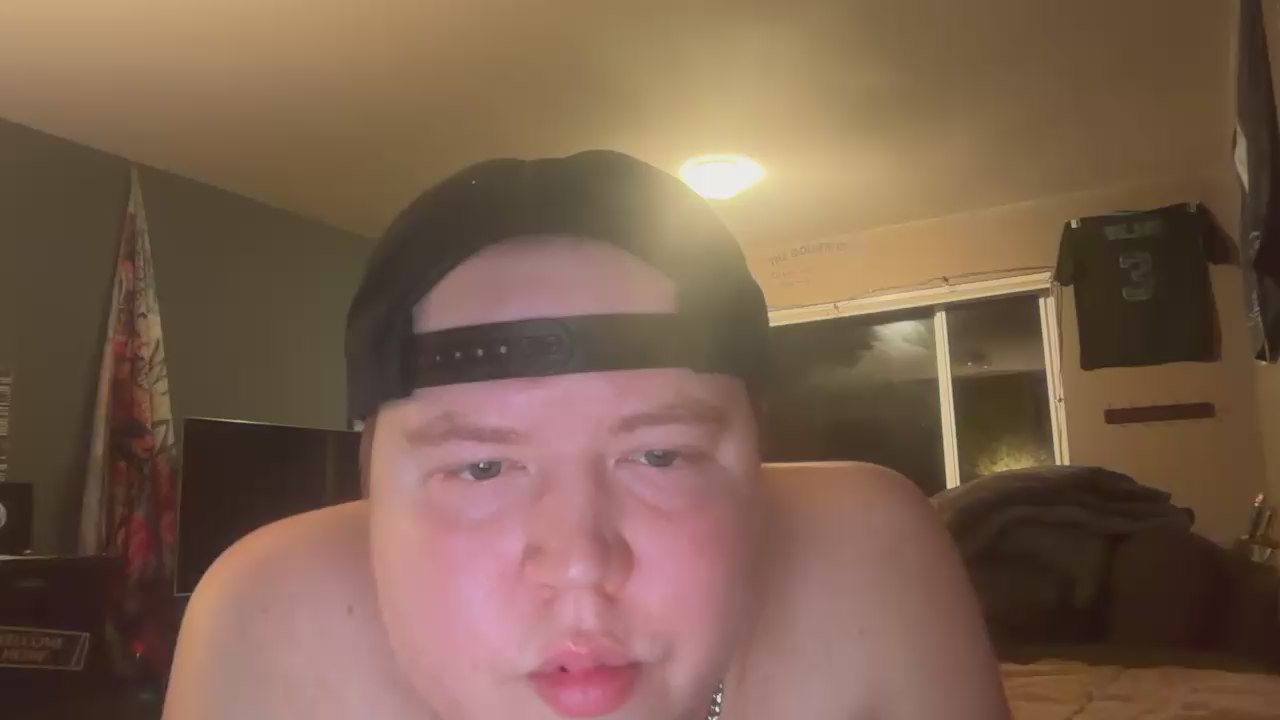 Dylan_Cooper98 live cam model at Cam4