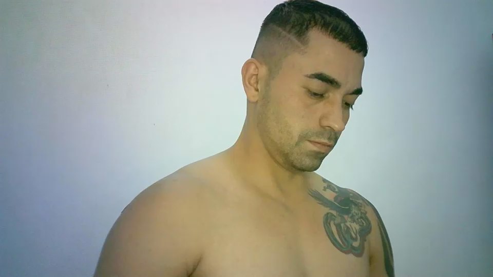 Watch Eddy_V live on cam on Cam4