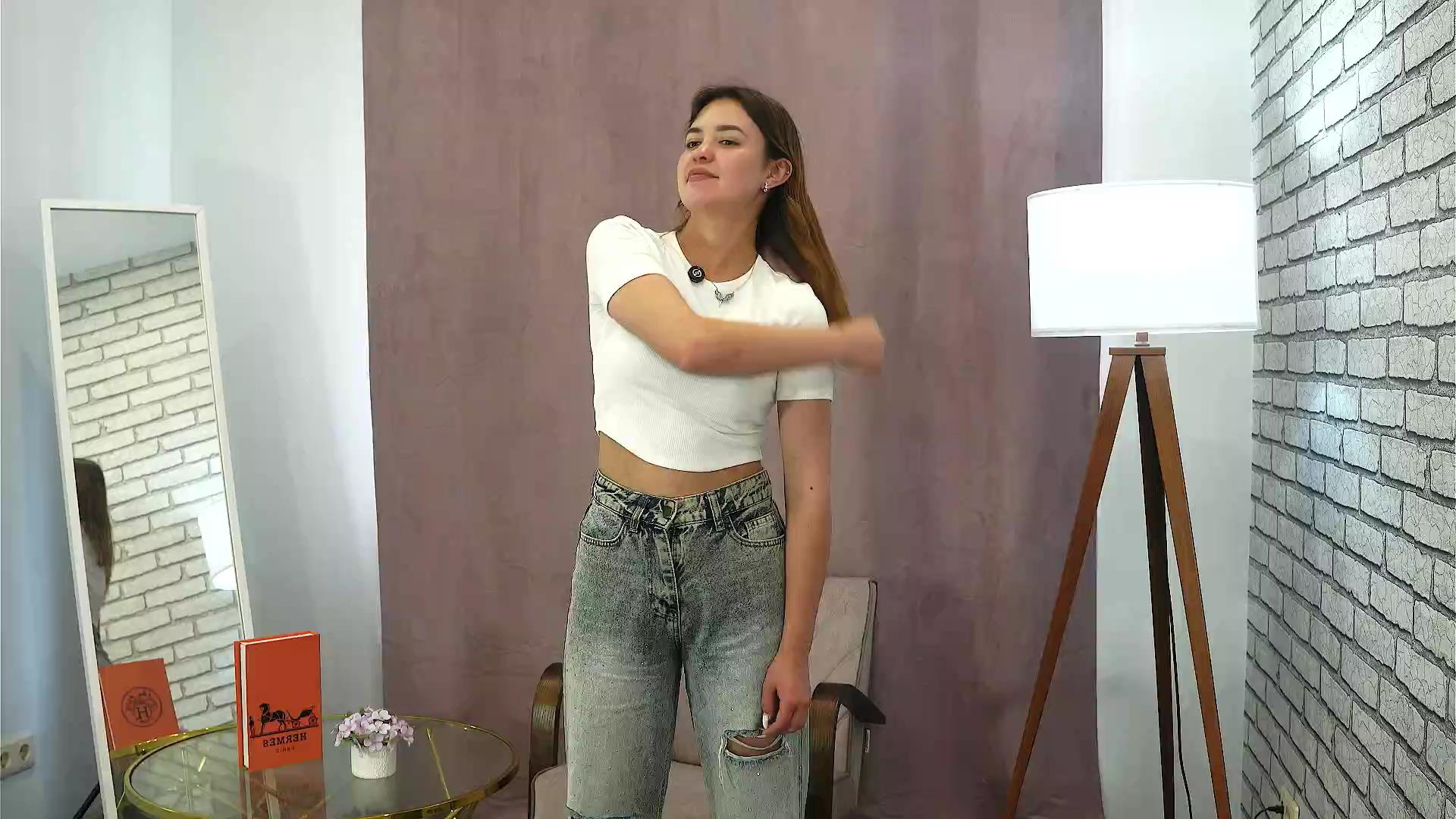 EldaCarvell live cam model at Cam4