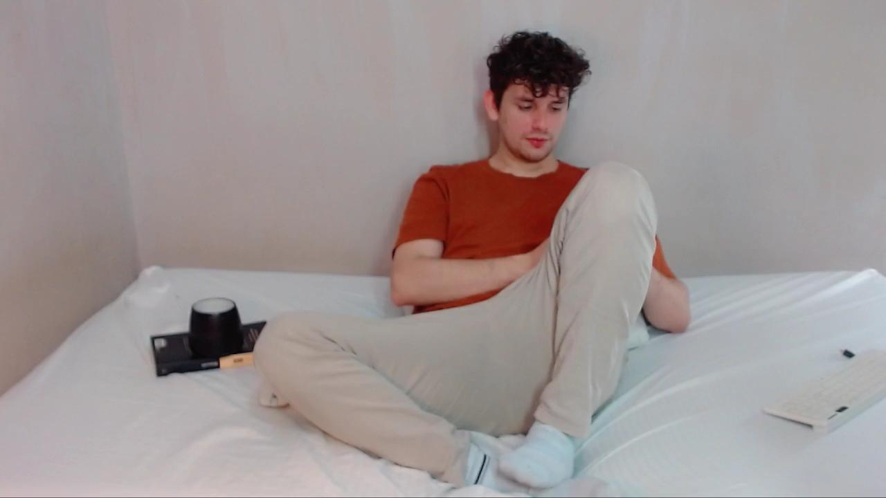 Elio_520 live cam model at Cam4