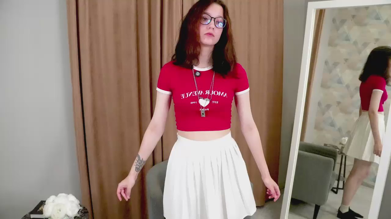 ElizbethGenera live cam model at Cam4