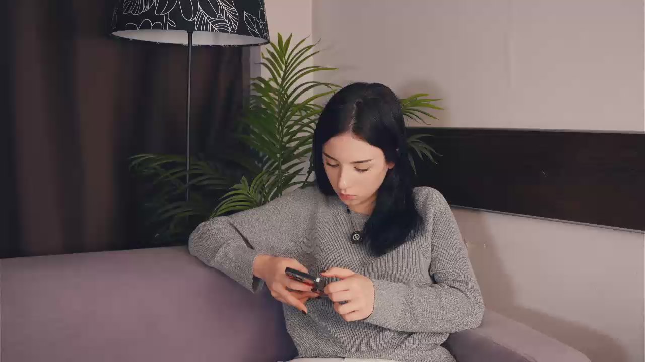  EllaJunick chat room