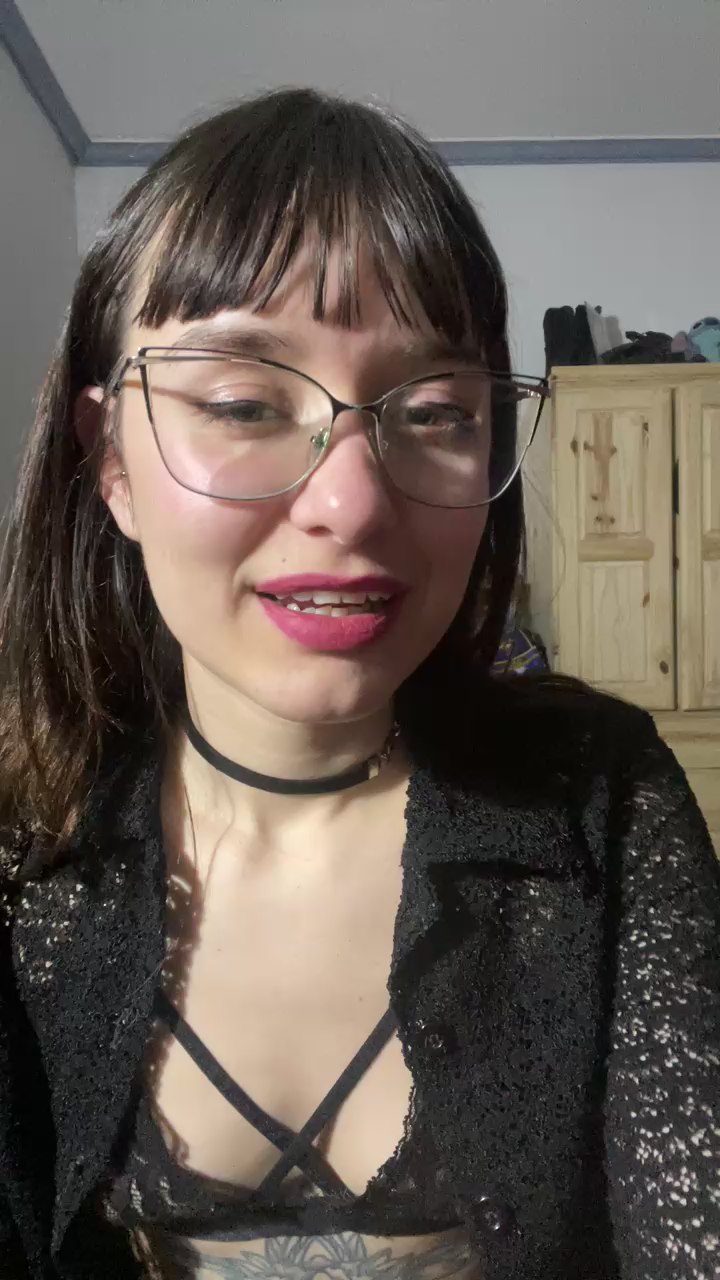  Elvira333 chat room