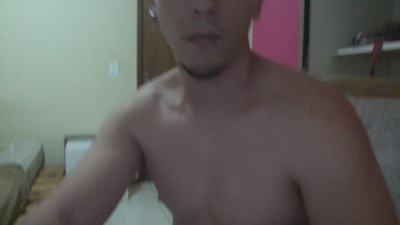 Watch Emahaze22 live on cam at Cam4