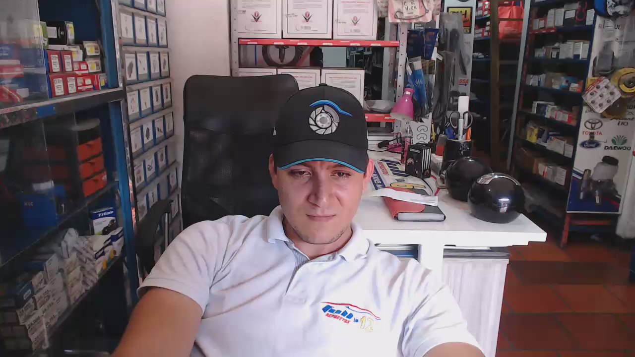 Watch EstebanDs1 live on cam on Cam4