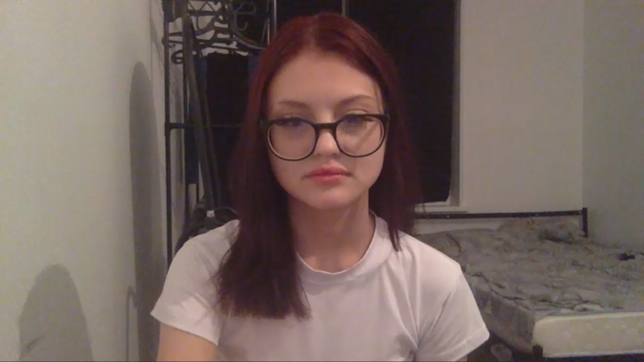 Watch FarrahDeras live on cam on Cam4