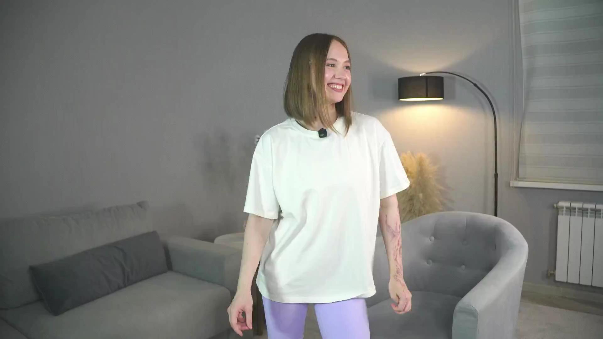 GaynaCovey live cam model at Cam4