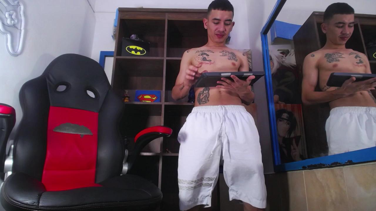Gollden_dreams Live Webcam on Cam4