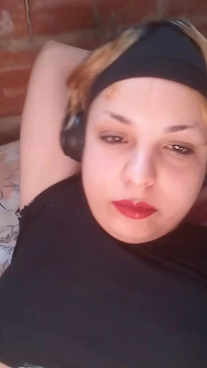 Ichliebedi live cam model at Cam4