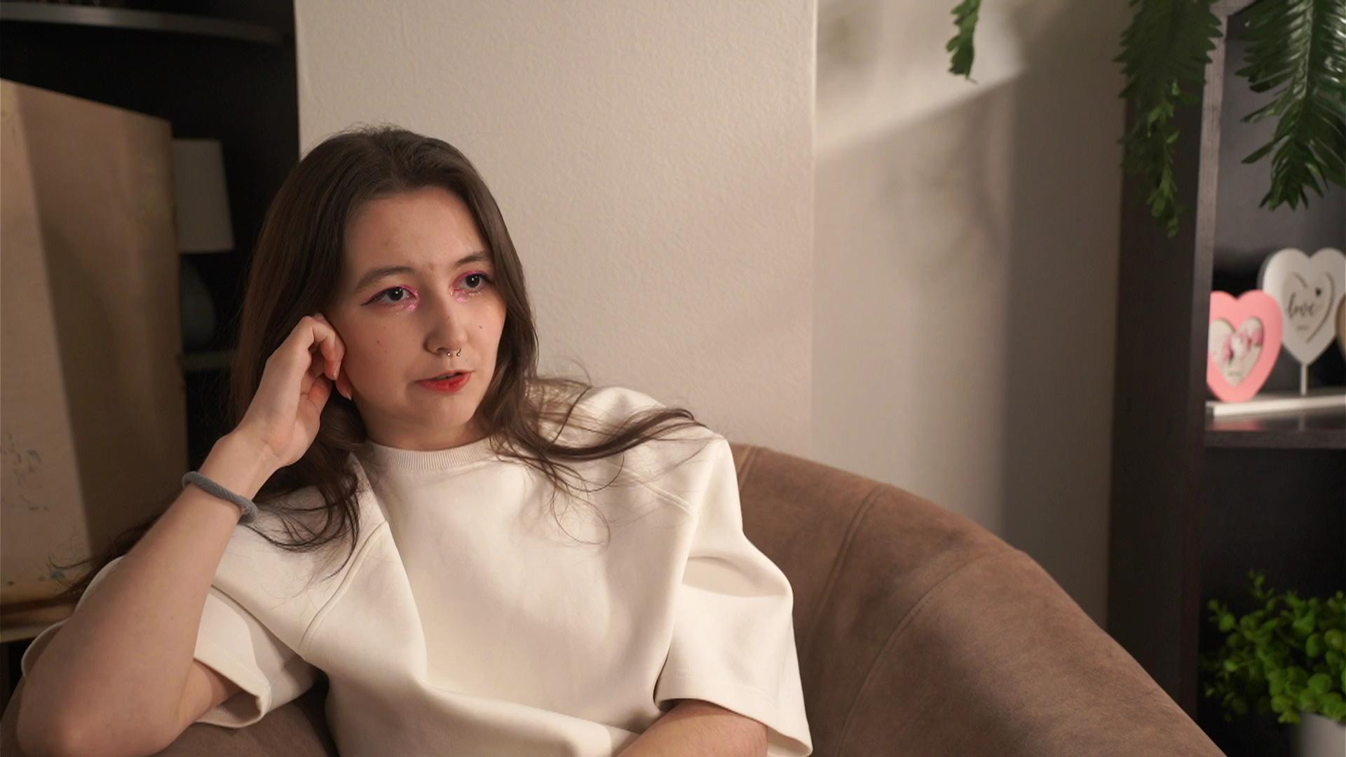 IlonaGizzo live cam model at Cam4