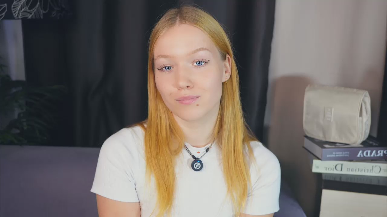 JennieMediano live cam model at Cam4