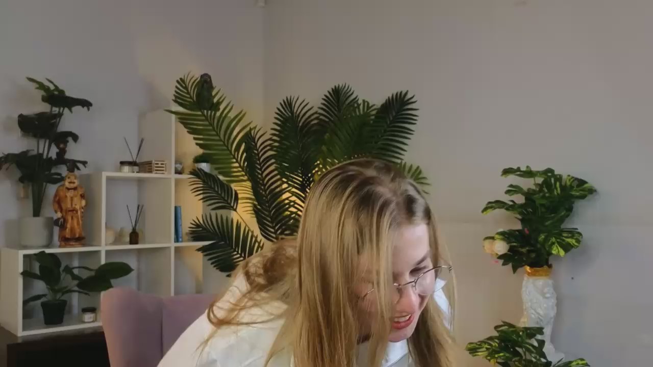 JerrieBendana live cam model at Cam4