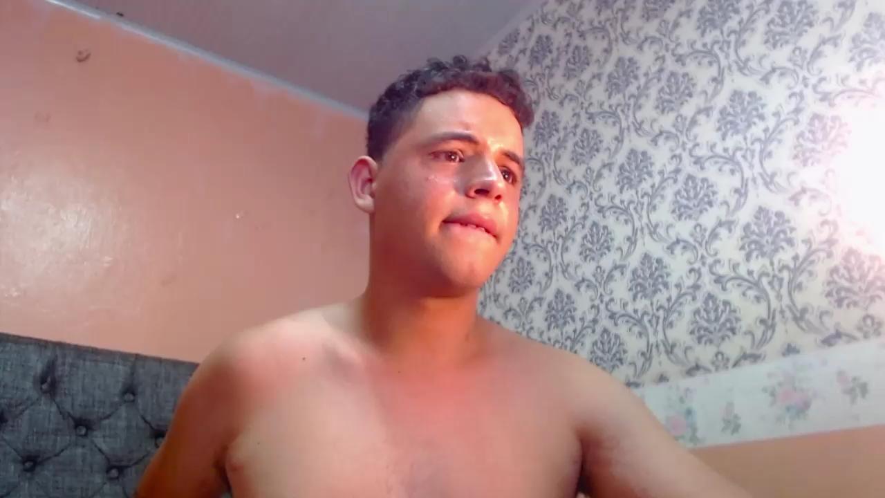 Watch Jhonny_Styles live on cam at Cam4