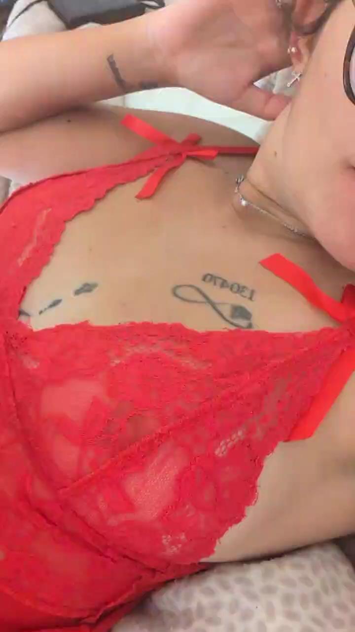 Watch Jolielola2008 live on cam on Cam4