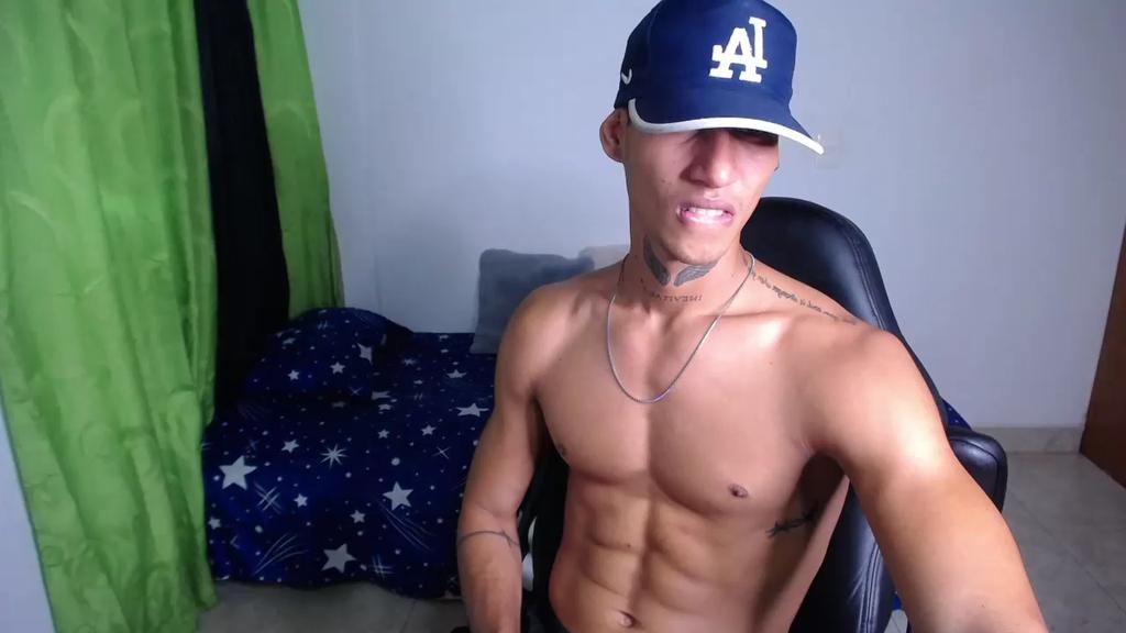 Watch Jonryder_ live on cam at Cam4