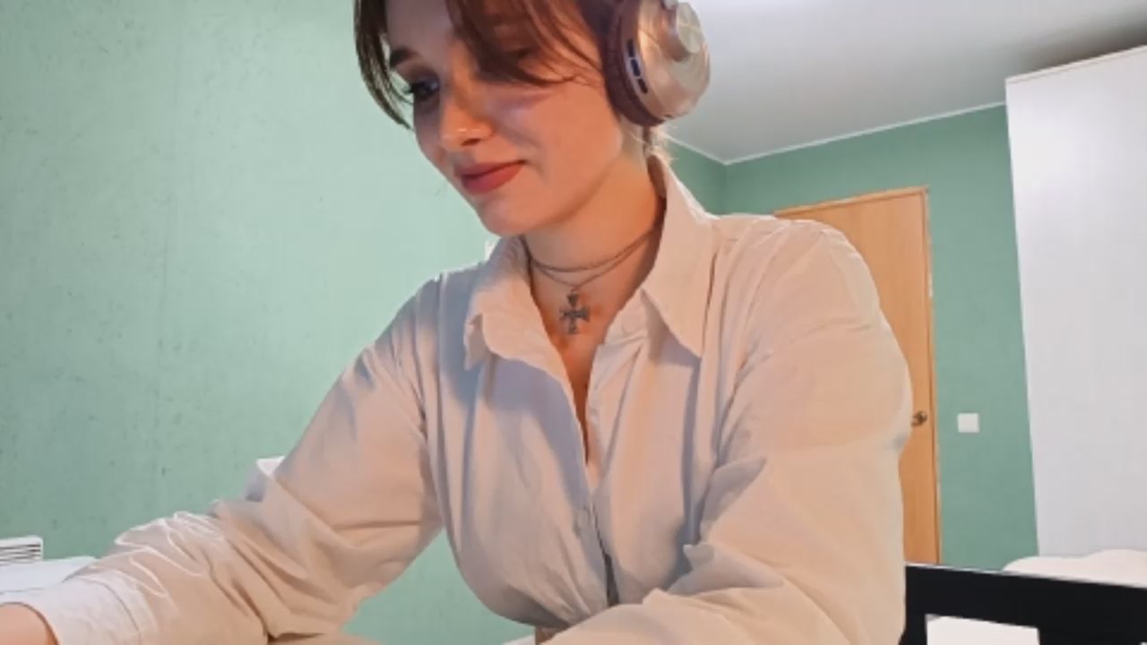 JoslynTrainham live cam model at Cam4