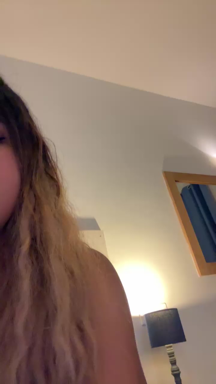 Kaellah07 live cam model at Cam4