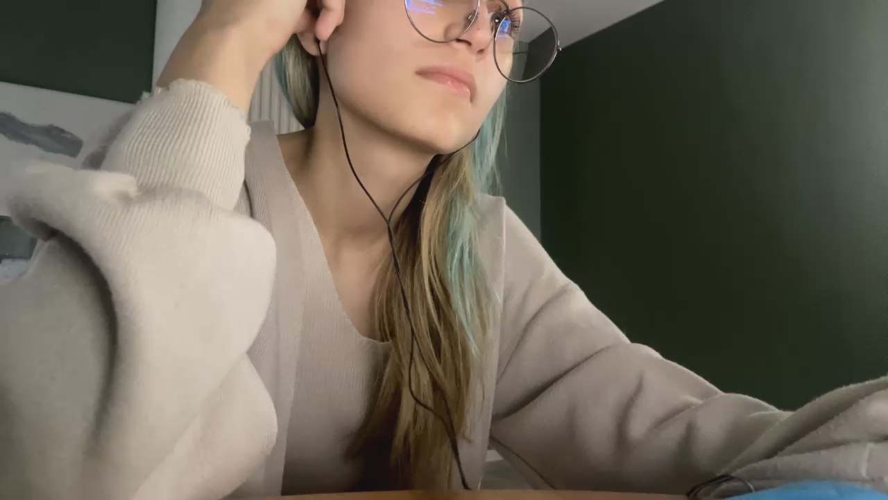  KarenaReinhart chat room