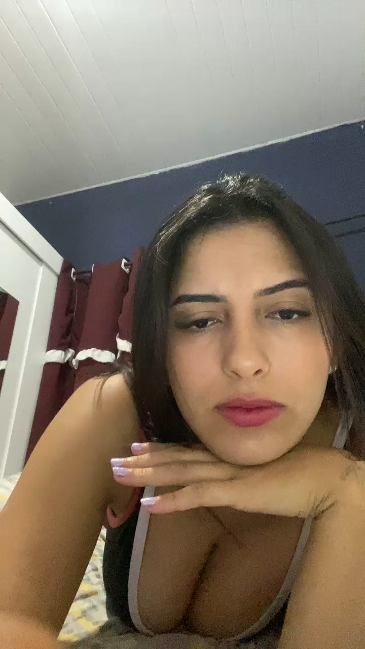 Sex chat gratuit in direct cu Lauramollina pe Cam4
