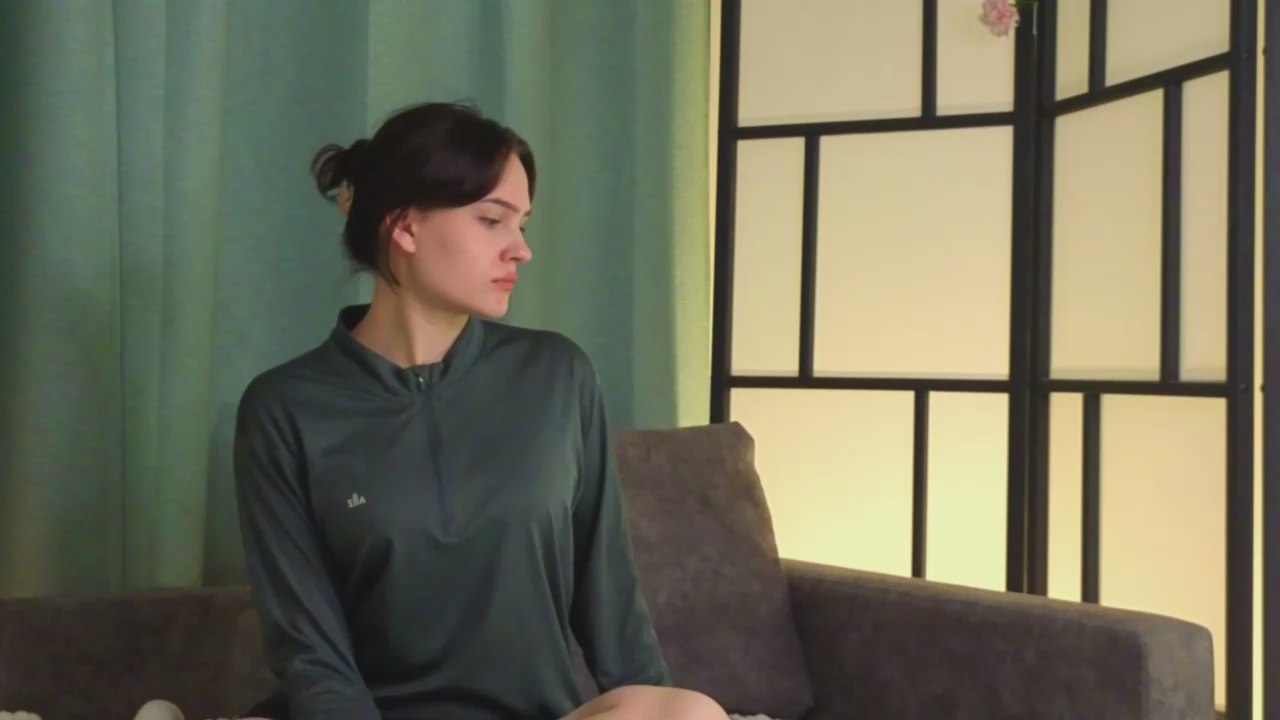 Watch LiliOrnelaz live on cam on Cam4