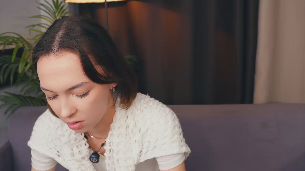 LondaDicerbo live cam model at Cam4