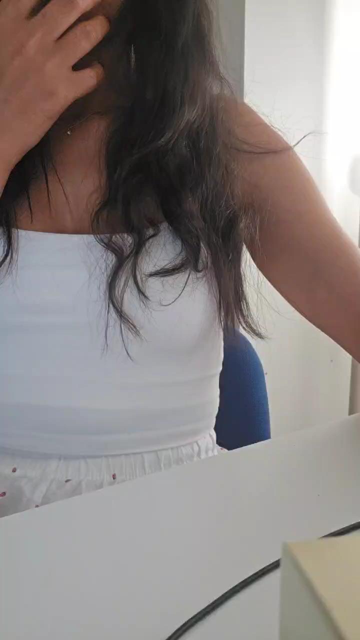 Watch Luanahh live on cam on Cam4